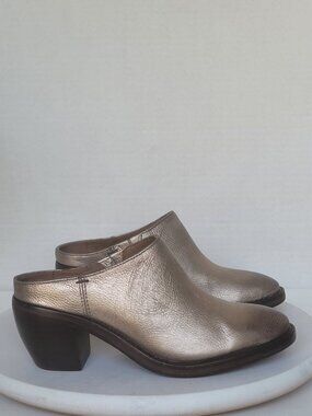 Frye Rosalia Metallic Gold Tan Distressed Leather Heel Slip On Clog Mule Sz 6B